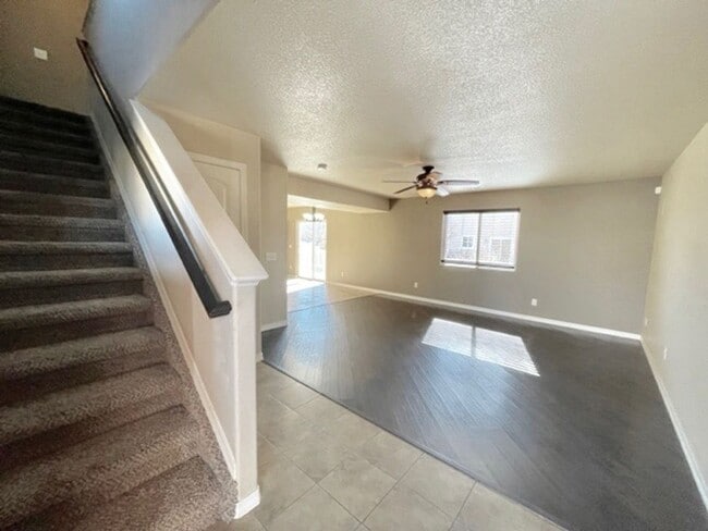 Building Photo - 2 Story Home with 3 Bed, 2.5 Bath, 2 Car G...