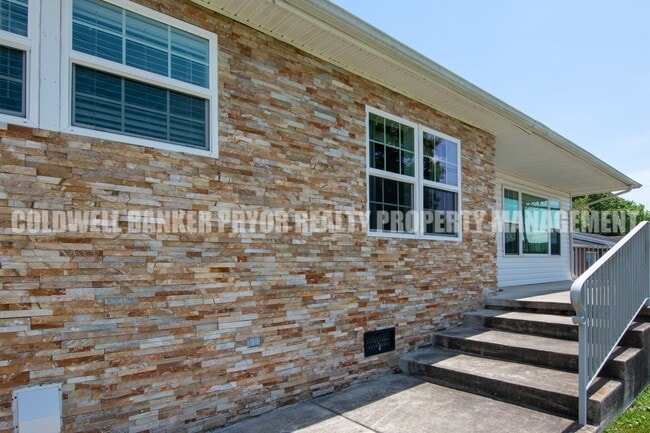 Building Photo - 4890 College Dr E