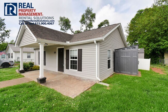 Building Photo - Adorable fenced in 3 bd 2 ba home in Murfr...