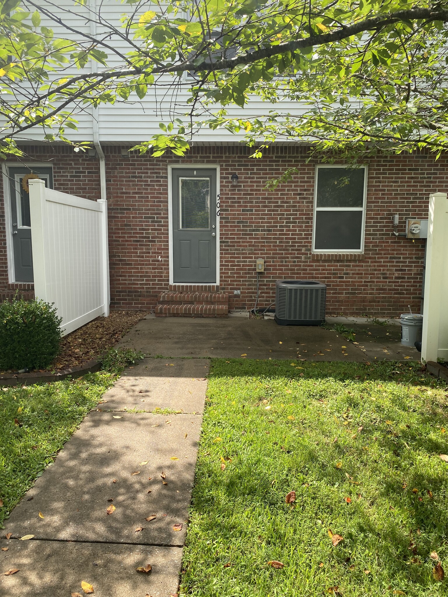 Building Photo - 506 Deer Lick Pl