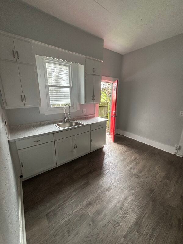 Building Photo - 317 S Grand Ave