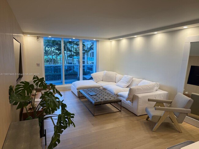 Building Photo - 2301 Collins Ave