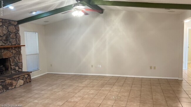 Building Photo - 3911 Firethorn Dr