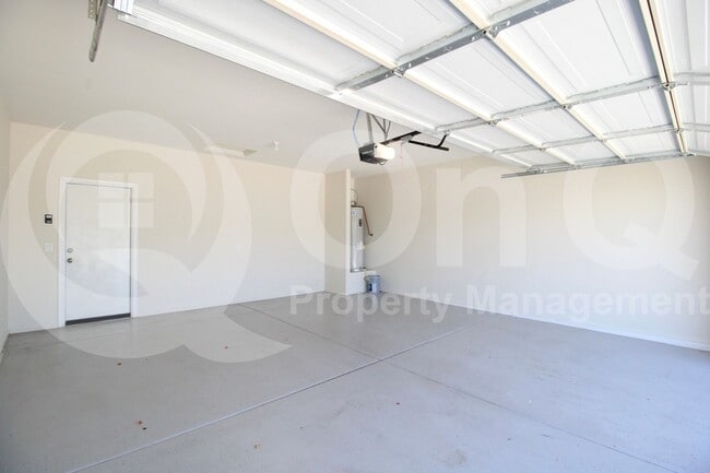 Building Photo - 2455 E Alida Dr