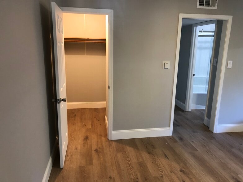 Living Room - 3314 Treehaven Dr