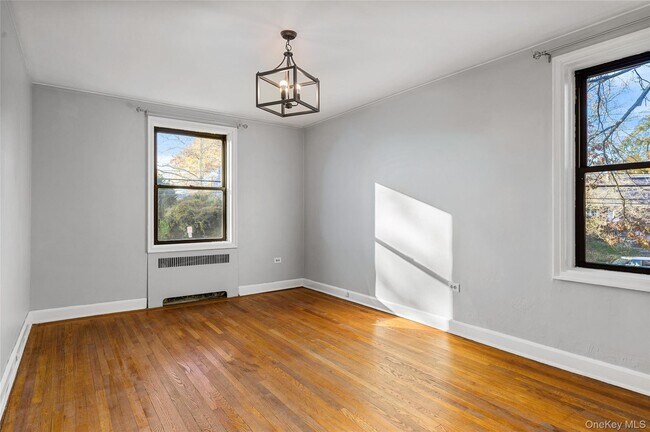 Building Photo - 212 Larchmont Acres