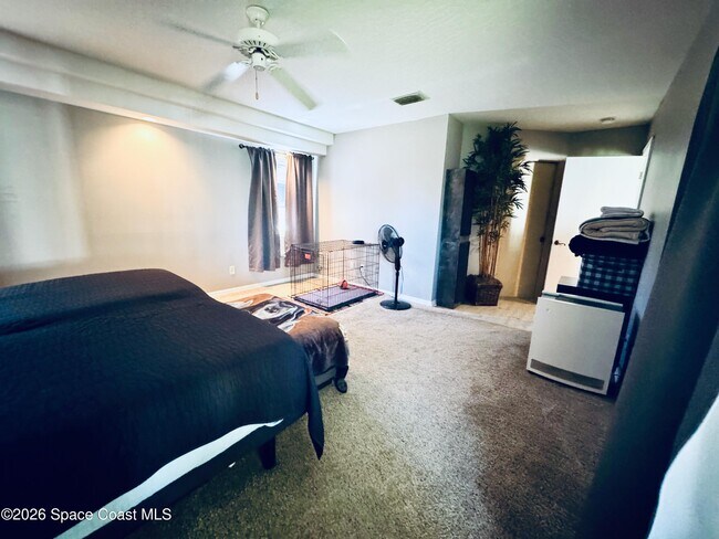Building Photo - 2065 Thistle Dr
