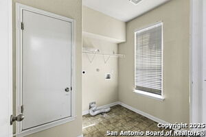 Building Photo - 419 Coyanosa Falls