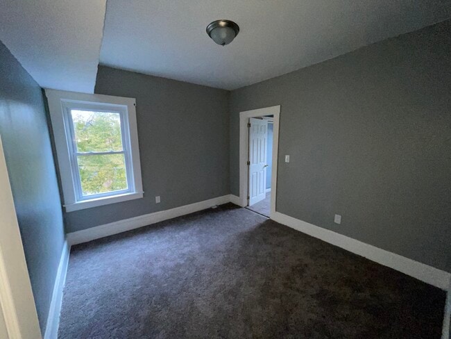 Master bedroom - 145 Railroad St