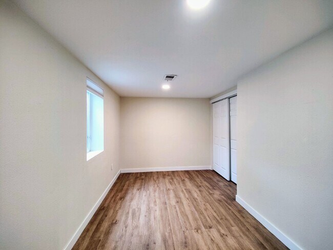 Building Photo - 7770 S Kit Carson Dr