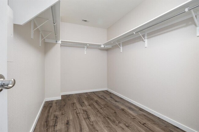 Building Photo - 8909 Winter Haven Rd