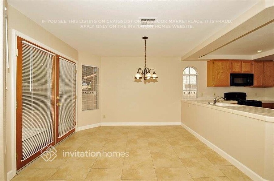 Building Photo - 2121 Harbor Cliff Dr