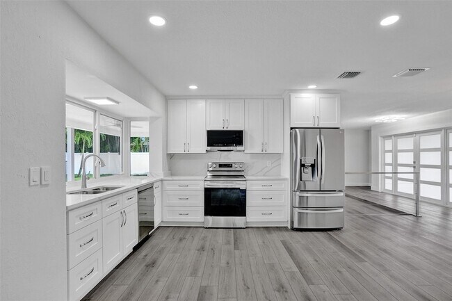 Building Photo - 5361 SW 7th St