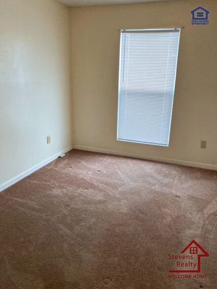 Building Photo - 112 Bybee Woods Dr