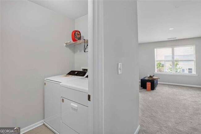Building Photo - 616 Blue Ash Ct
