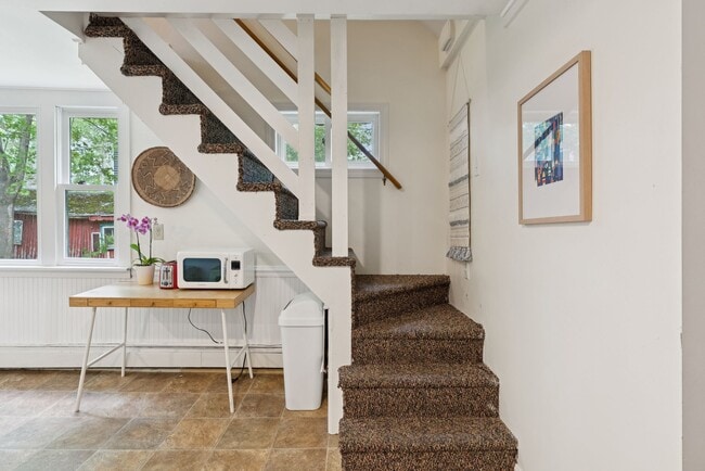 Building Photo - 111 Cottage Rd