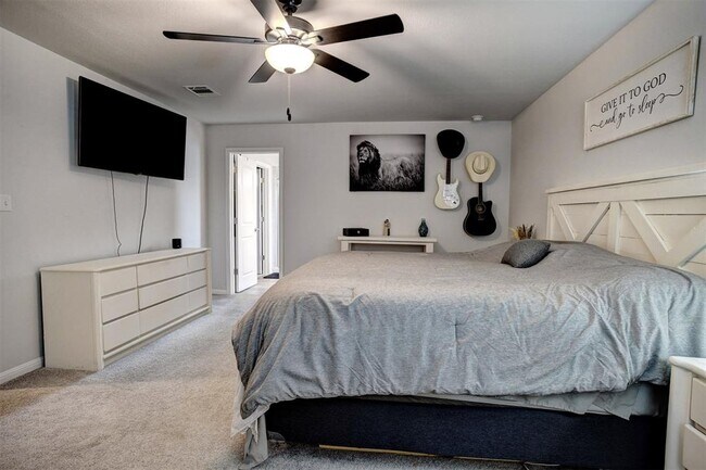 Building Photo - 205 Driftwood Ln