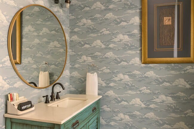 Building Photo - 1084 Kirkwood Ave SE