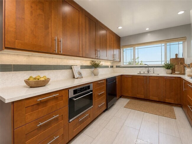 Building Photo - 8471 Vine Valley Dr