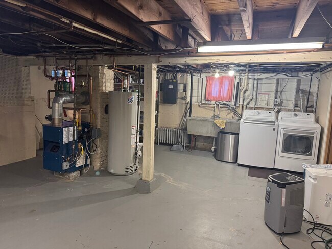 Building Photo - 21 Glenwood St