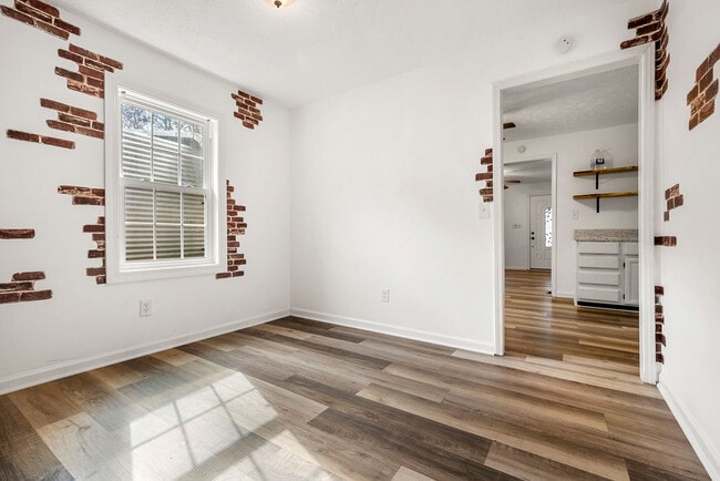 Building Photo - 89 Silas King St