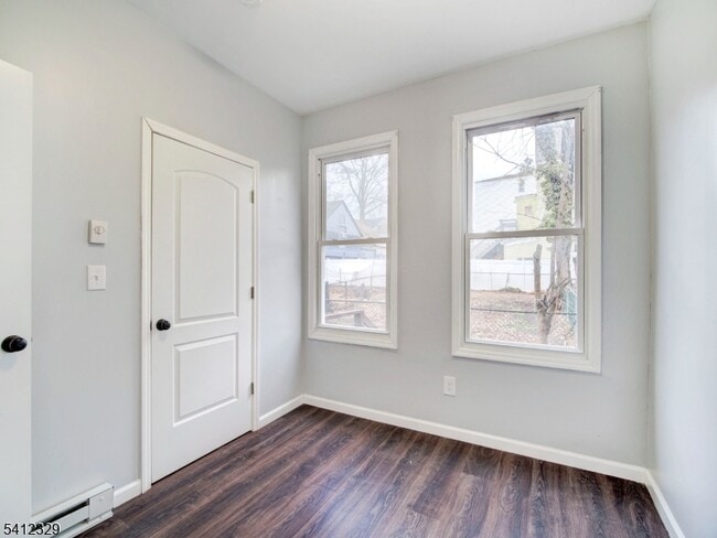 Building Photo - 209 N 4th St