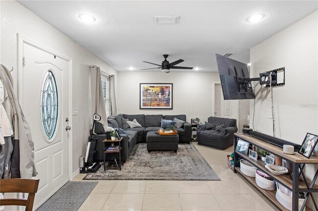 Building Photo - 4215 W Bay Vista Ave