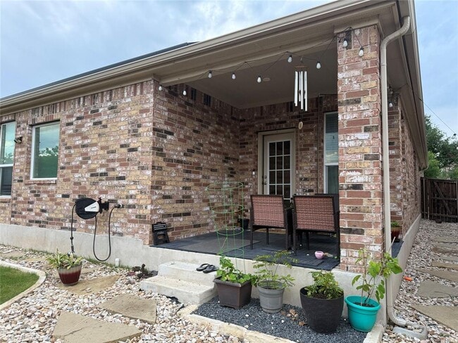 Building Photo - 1824 Stinnett Dr