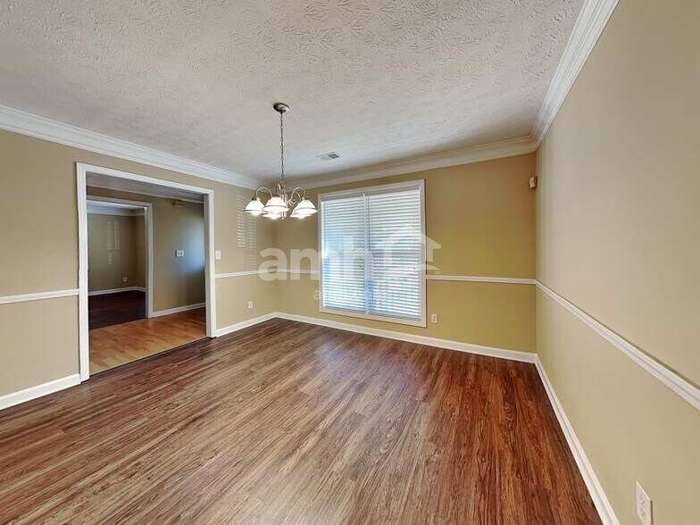 Building Photo - 3512 Kittery Dr SW