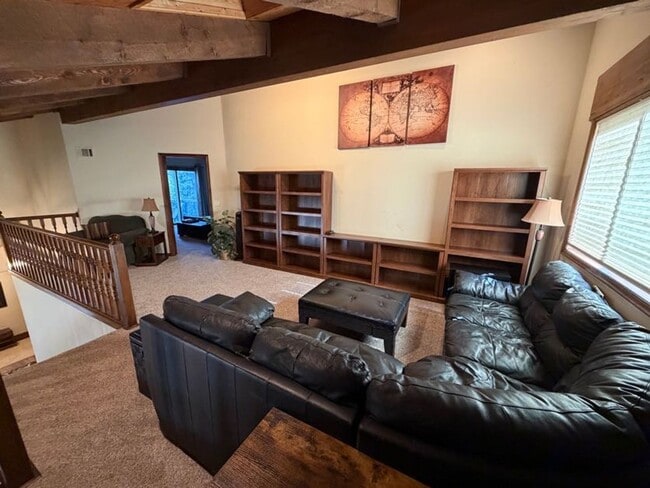 Building Photo - Beautiful Bountiful Home Near Temple & Mueller Park – Prime Location