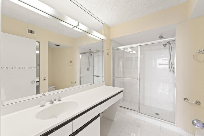 Building Photo - 19101 NE 36th Pl