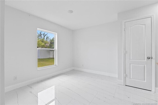 Building Photo - 5405 Jamboree Dr