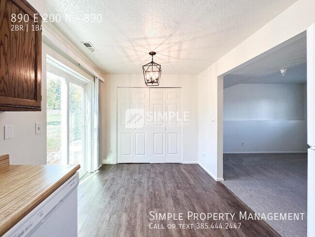 Building Photo - 890 E 200 N