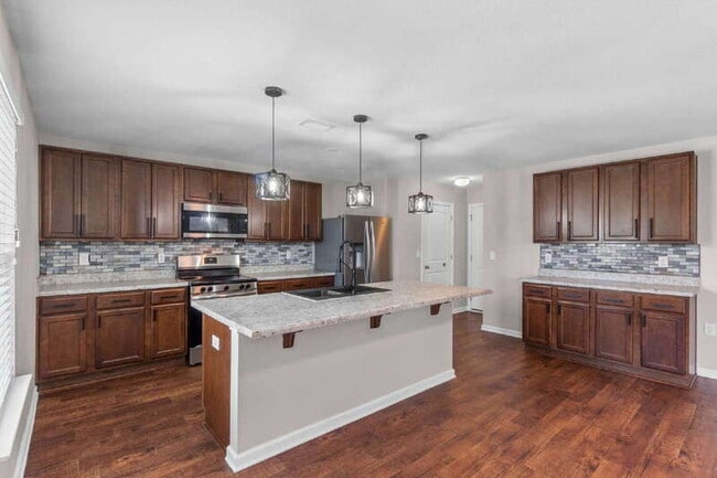 Building Photo - 4905 Kensington Ln