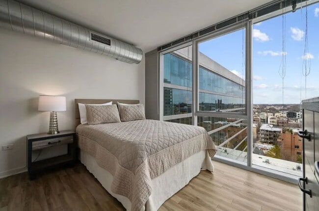 Building Photo - 3740 N Halsted St