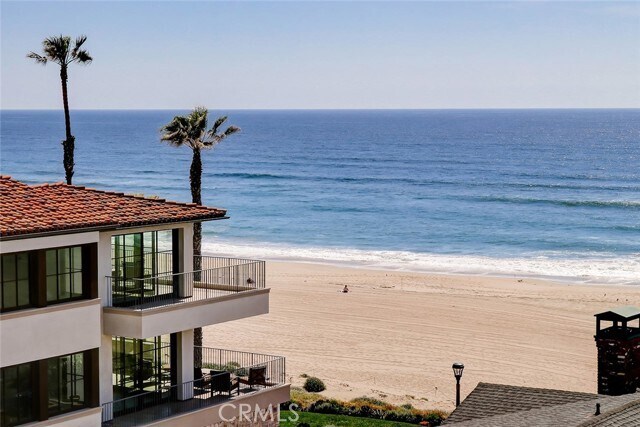 Building Photo - 3208 Ocean Dr