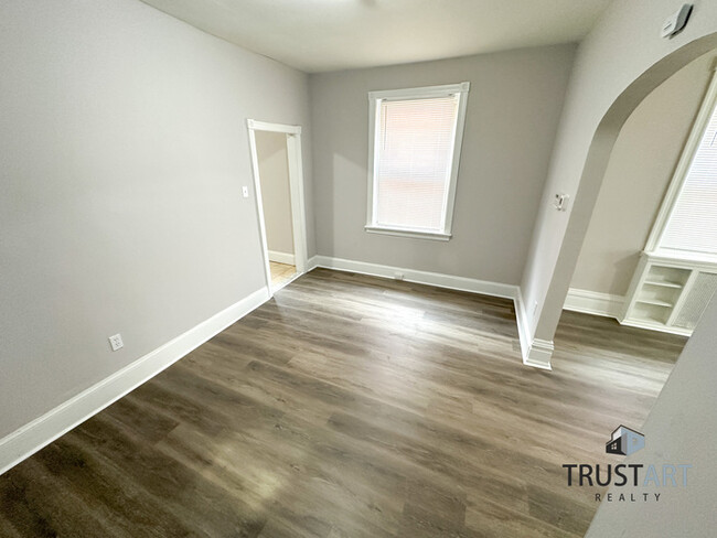 Building Photo - 3 bedroom house in Carroll Park area of Ph...