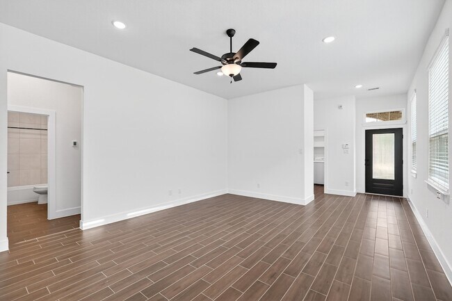 Building Photo - 295 Mallards Rim Dr