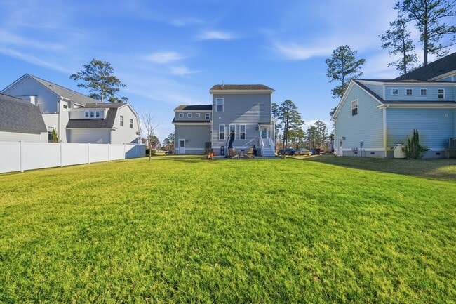 Building Photo - 1824 Hazelwood Rd