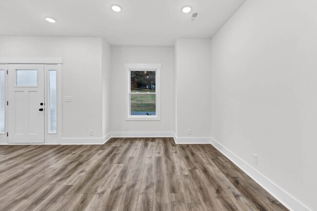Building Photo - 180 Clay Ridge Dr