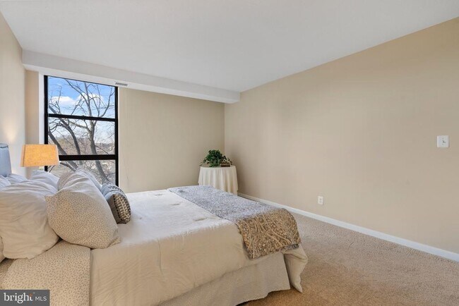 Building Photo - 1016 S Wayne St