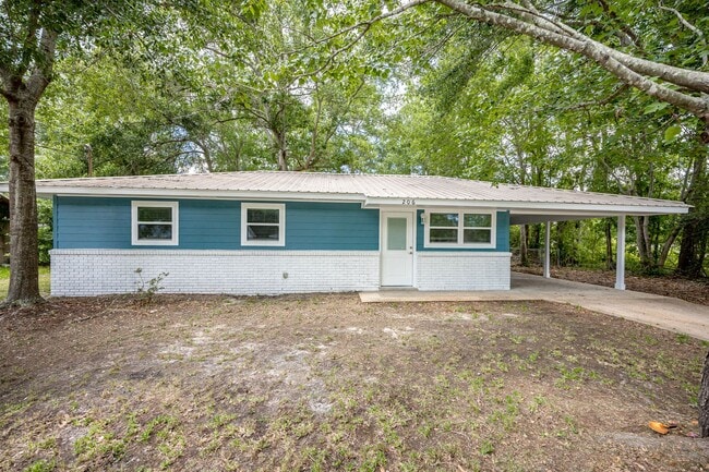 Primary Photo - Charming Home in the Heart of Ocean Springs!