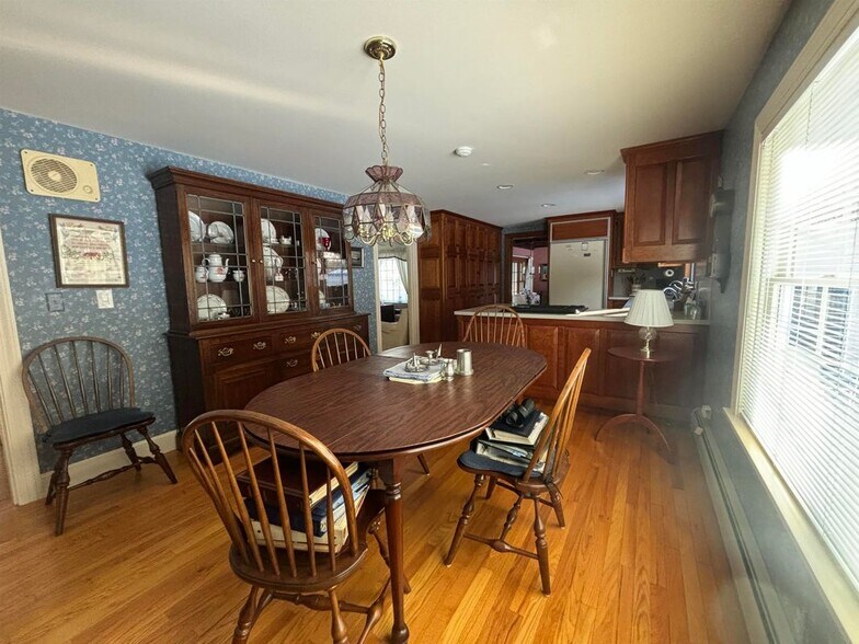 Building Photo - 104 Woodland