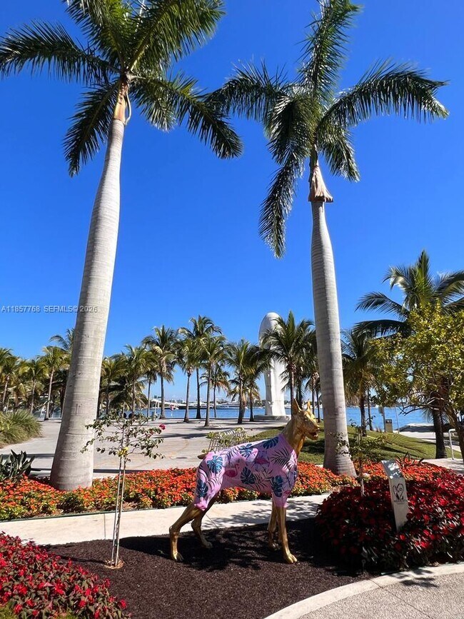 Building Photo - 1060 Brickell Ave