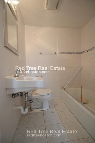 Building Photo - 10 Leverett St