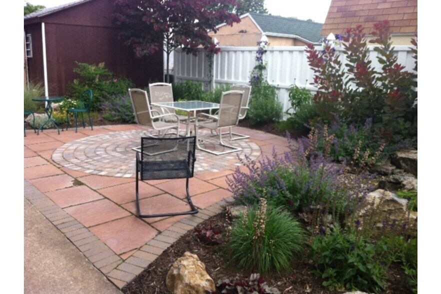 Building Photo - 266 Shelmire St