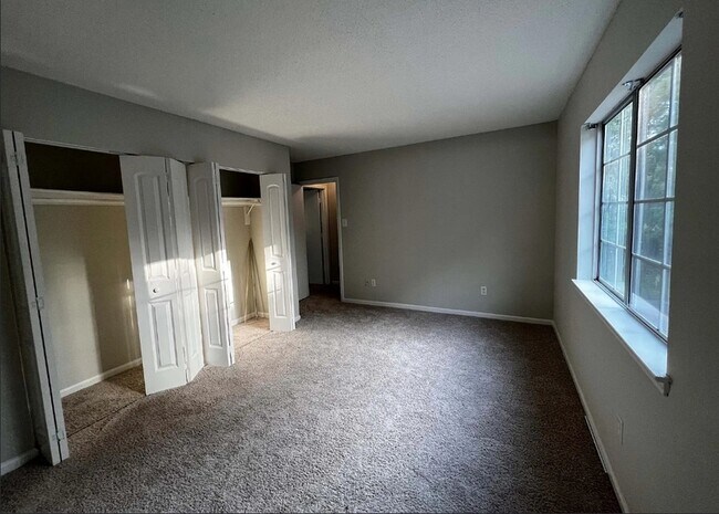Building Photo - 6701 Dickens Ferry Rd