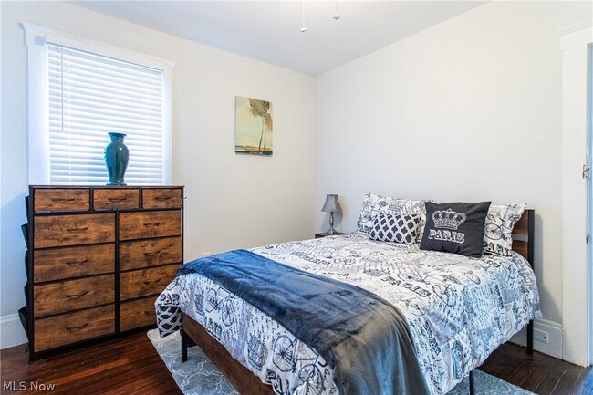 Building Photo - 10605 Ashbury Ave