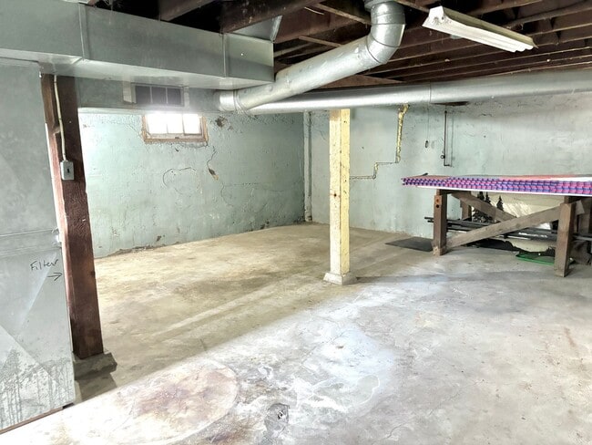 Building Photo - Historic Milwaukie 3 bedroom bungalow with...
