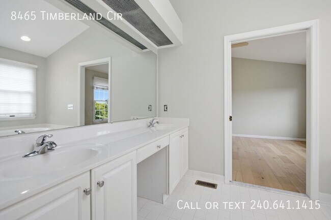 Building Photo - 8465 Timberland Cir